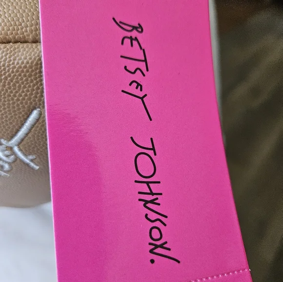 Betsey Johnson xotoss Game Day Football-Shaped Crossbody Bag w /Hangtags Nwt - Picture 7 of 14